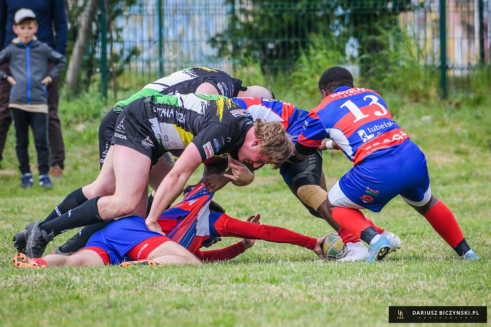 Złoty walczy w ruck'u